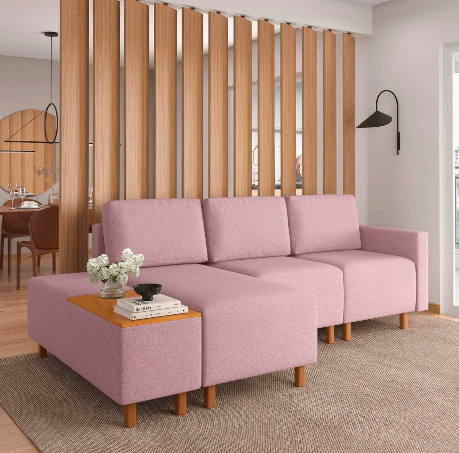 Dividir ambientes com a adição de brise de madeira são reformas simples para fazer em casa. 