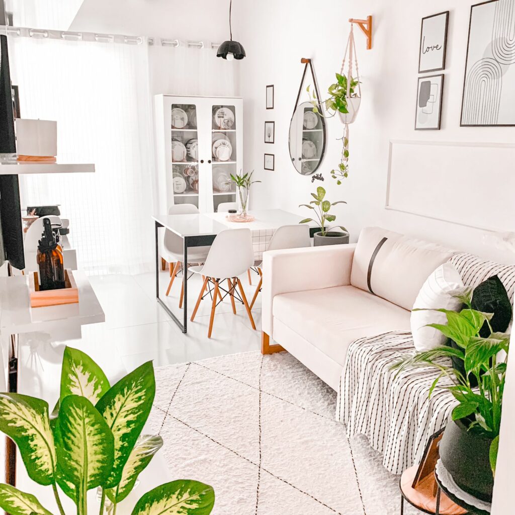 Ambientes integrados como sala e cozinha precisam ter móveis e cores de mesmo estilo na decoração do espaço.